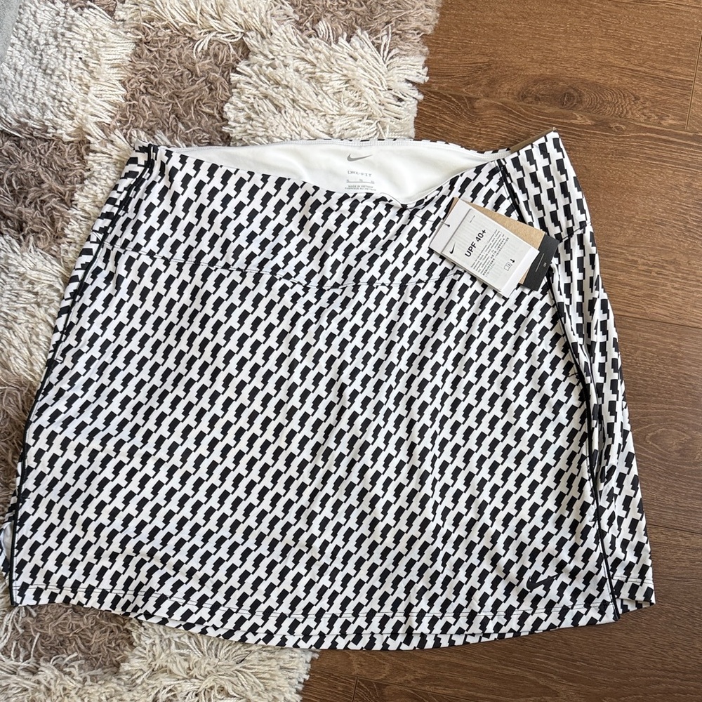 Nike Black & White Geometric Golf Skirt